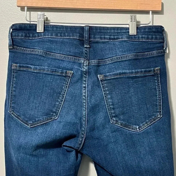 Old Navy Mid Rise Rockstar Super Skinny Short  Dark Wash Jeans - Picture 7 of 10